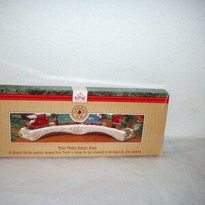 Hallmark 1991 Claus & Co R.R. Train display